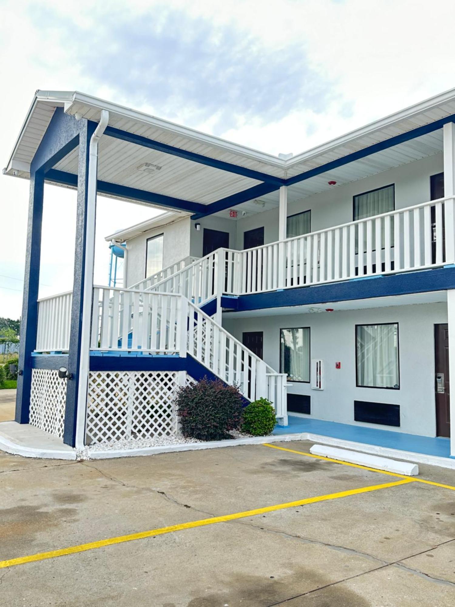 Sylvester Inn Bagian luar foto